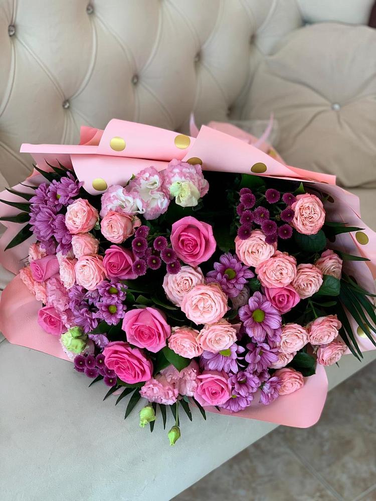 Букет цветов из: Хризантемы, Розы и Лизиантусы в ЗЯБ Набережные Челны