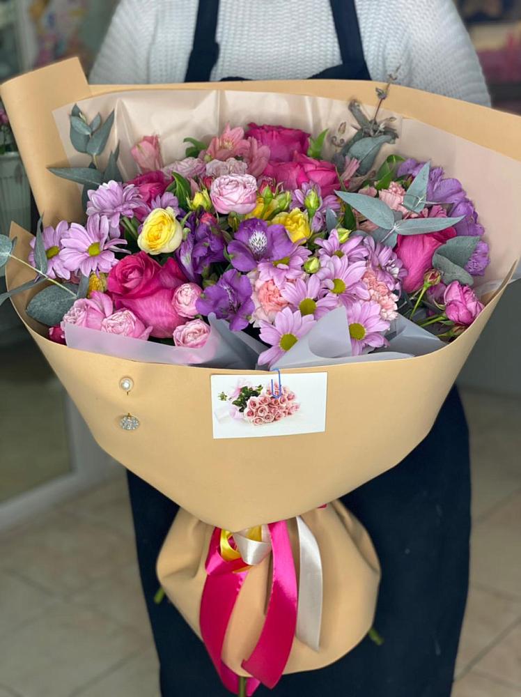 Букет цветов из: Хризантемы, Гвоздики и Альстромерии в ЗЯБ Набережные Челны