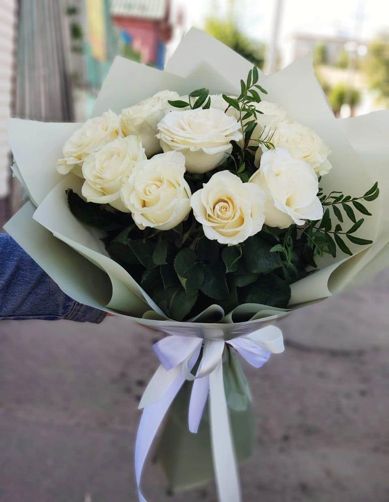 Букет Белые розы Проуд в ЗЯБ Набережные Челны