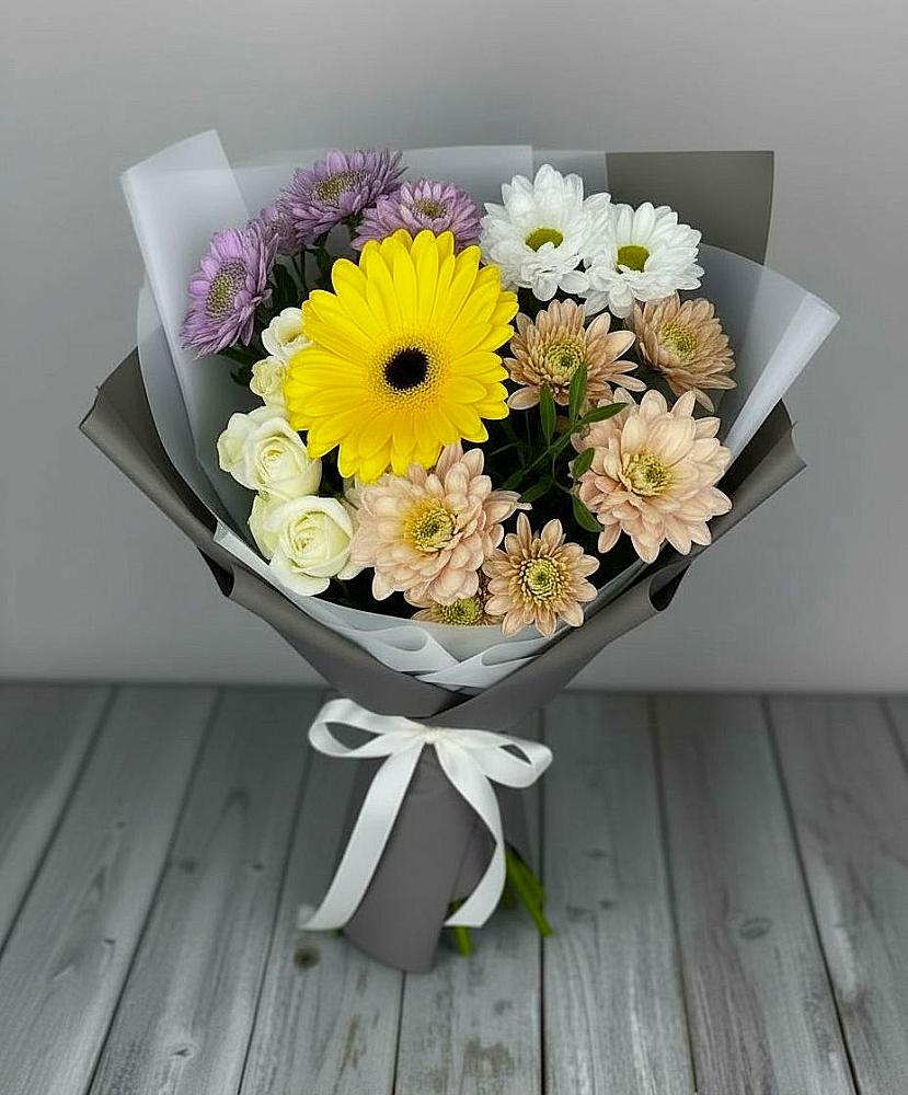Букет цветов из: Розы, Герберы и Хризантемы в ЗЯБ Набережные Челны