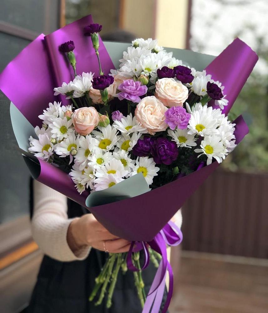 Букет цветов из: Хризантемы, Гвоздики и Розы в ЗЯБ Набережные Челны