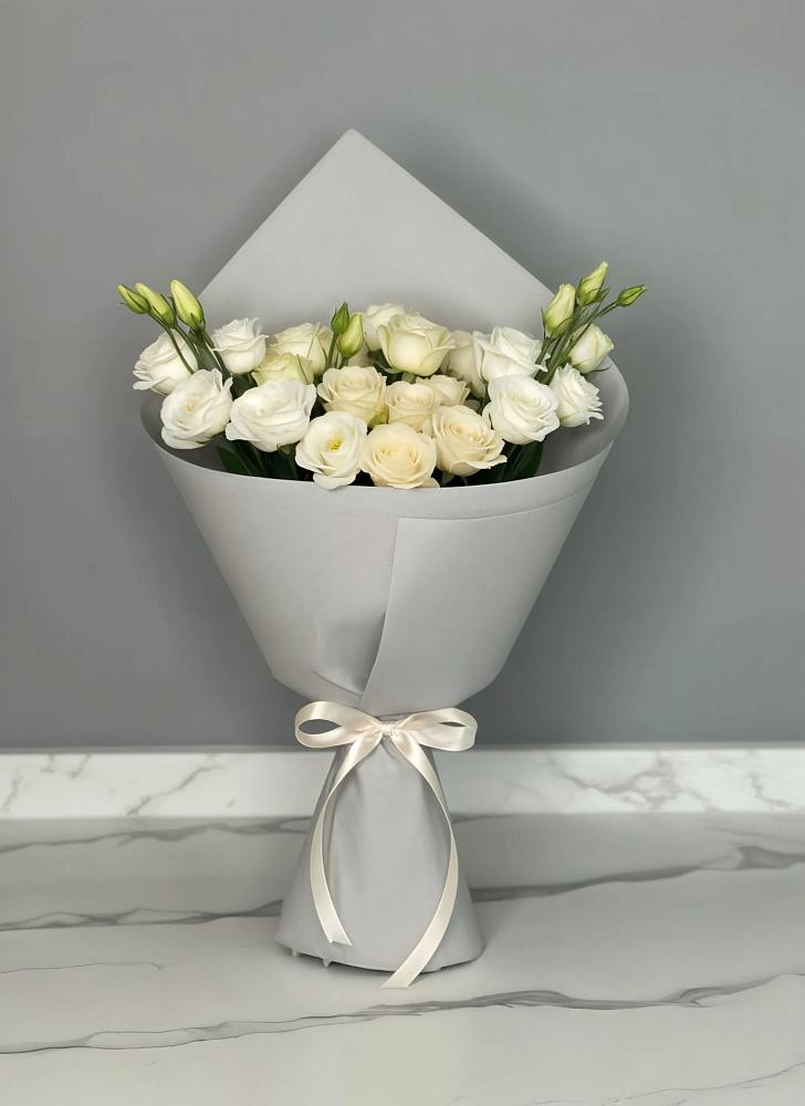 Букет цветов из: Розы и Лизиантусы в ЗЯБ Набережные Челны