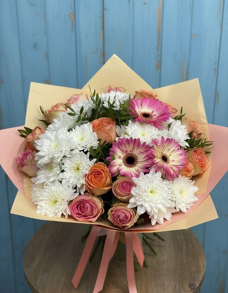 Букет цветов из: Розы, Герберы и Хризантемы в ЗЯБ Набережные Челны
