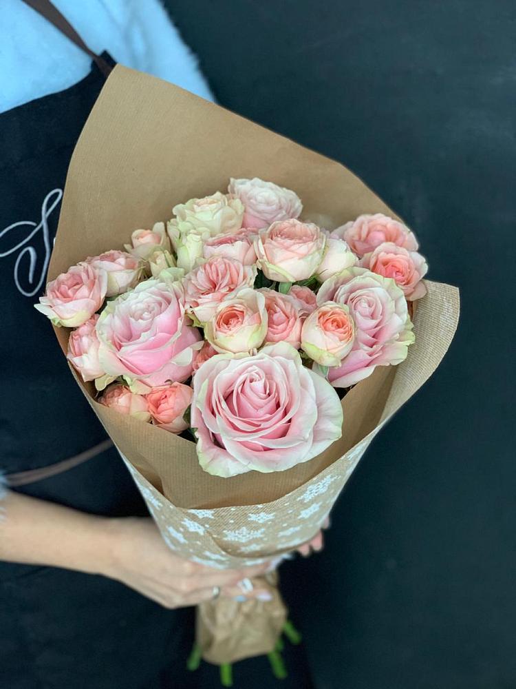 Букет цветов из: Хризантемы и Розы в ЗЯБ Набережные Челны