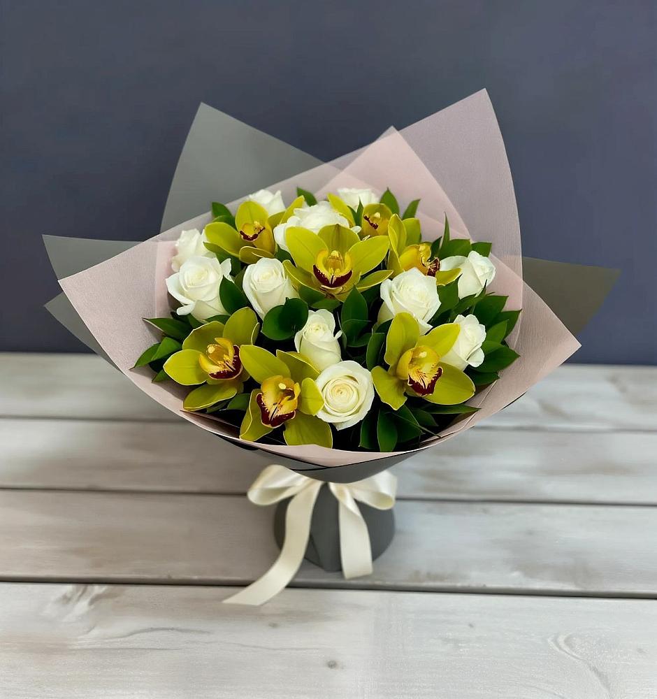 Букет цветов из: Орхидеи и Розы в ЗЯБ Набережные Челны