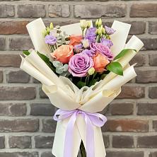 Букет цветов из:  Лизиантусы и Розы в ЗЯБ Набережные Челны