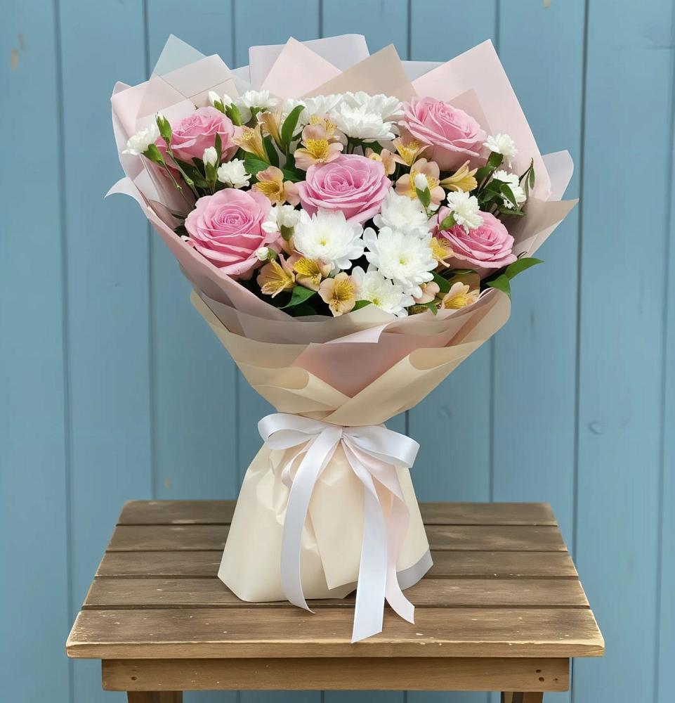 Букет цветов из: Гвоздики, Орхидеи и Розы в ЗЯБ Набережные Челны