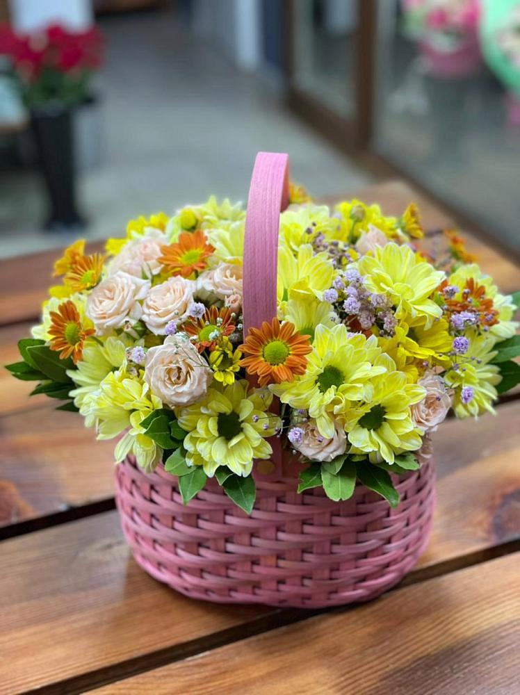 Цветочная композиция из Хризантемы и Розы в корзине в ЗЯБ Набережные Челны