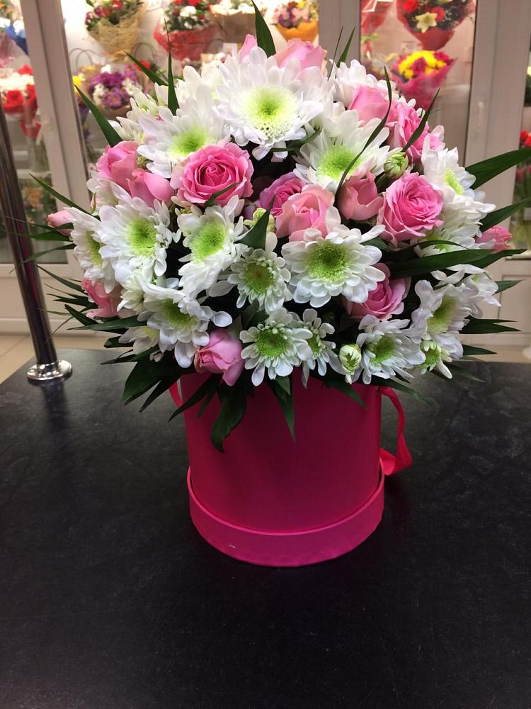 Цветочная композиция из Розы и Хризантемы в шляпной коробке в ЗЯБ Набережные Челны