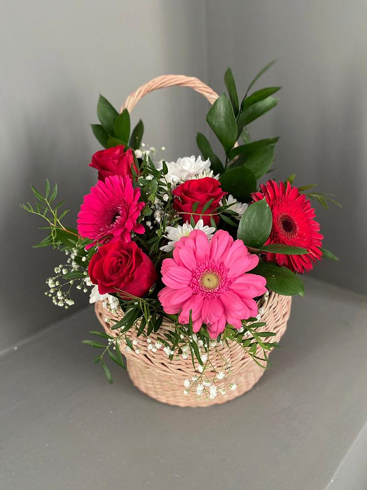 Цветочная композиция из Розы, Хризантемы и Герберы в корзине в ЗЯБ Набережные Челны